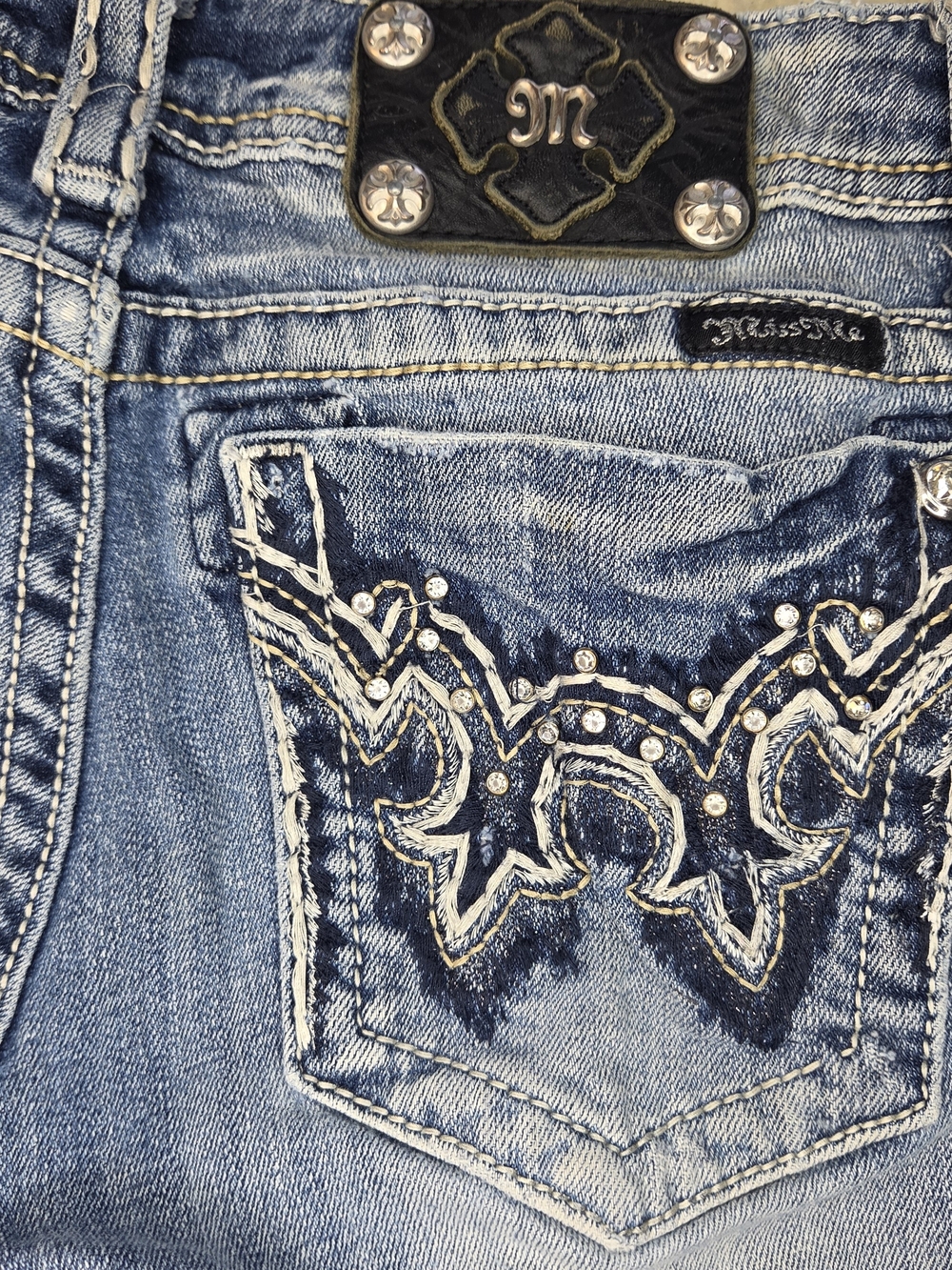 Miss Me Shorts Altered Light Blue Embroidered Women's Jeans with Studs Size 29
